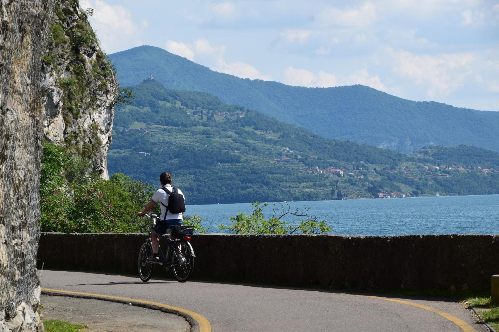 Angelo&Mari Mountain Lake Iseo Hospitality Marone Bagian luar foto